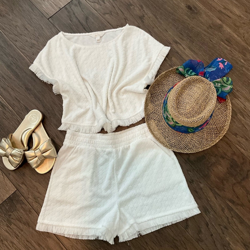 Lilly Pulitzer Azzi Top & Riv Short Terry
Cover-Up Set